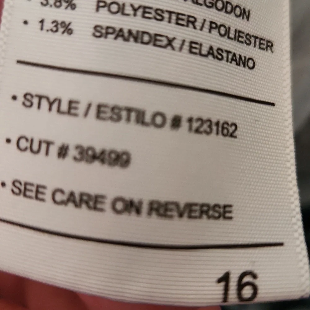 Kancan Stretch Fray Hem Capri  Jeans - Picture 9 of 9